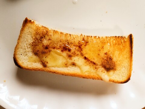 チーズ蜂蜜シナモンのトースト